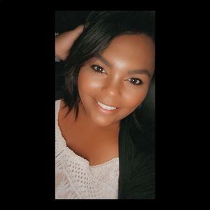 Meet your Posher, Desiree